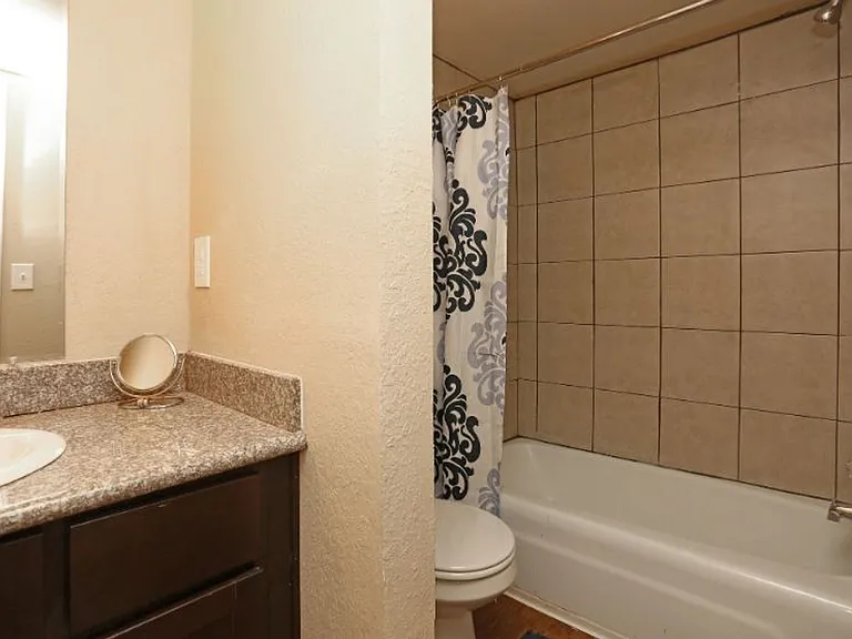 Preston Square Apartments - Now Offering $200 Off Move-In Costs! — Photo 16