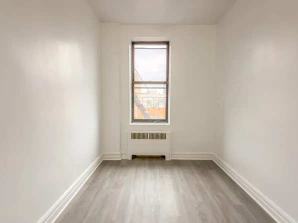 1654 East 13th Street image 5 of 7