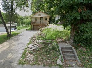 8819 E Roberts St, Independence, MO 64053