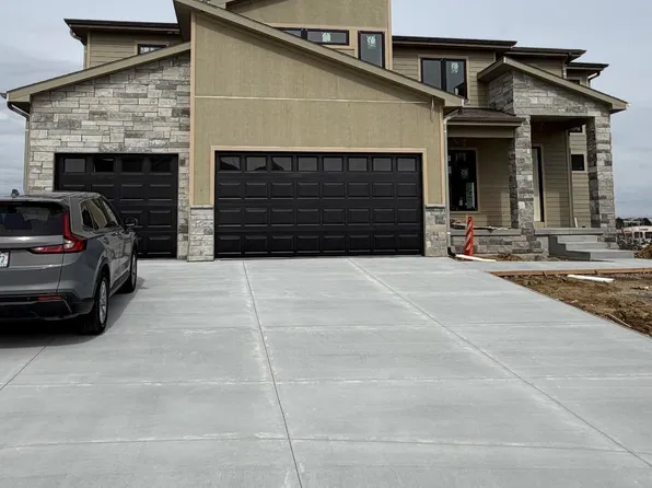 2432 S 182nd Cir, Omaha, NE 68130