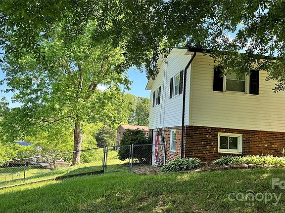3rd image of 20 Claridge Ct