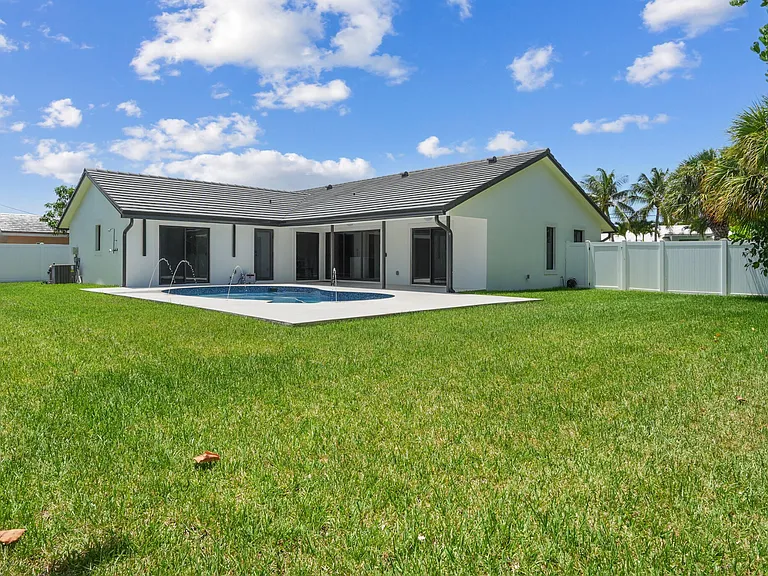 1291 Bimini Ln — Photo 35