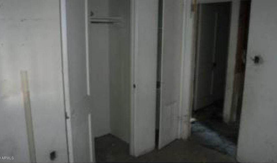 2nd image of 2826 W Indian School Rd