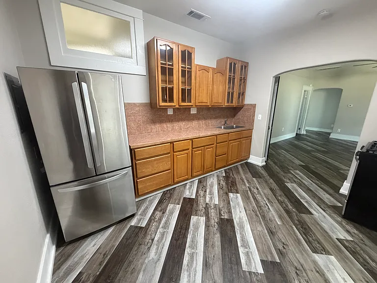 1241 Broadway Ave #A — Photo 13