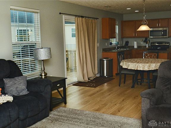 4th image of 770 Cliffside Dr