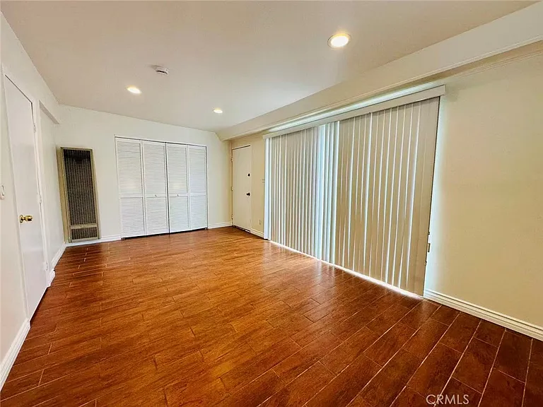 400 E Fernfield Dr — Photo 31