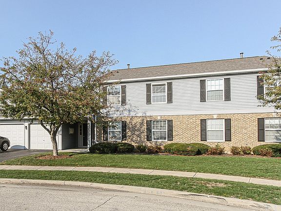 2nd image of 1010 Sommerset Ct APT C