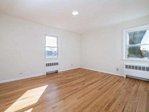 3rd image of 7 Yonkers Ter #B