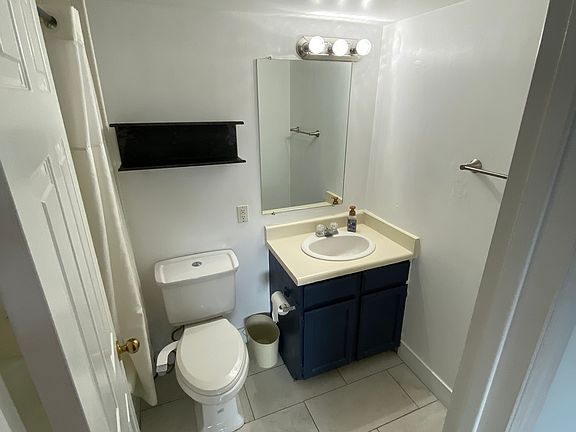 5th image of 230 E Broadway St #606