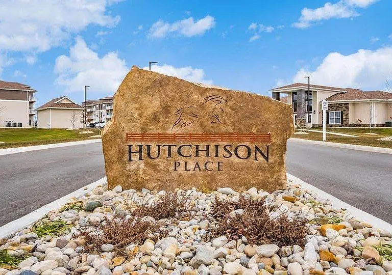 Hutchison Place Apartments — Photo 49