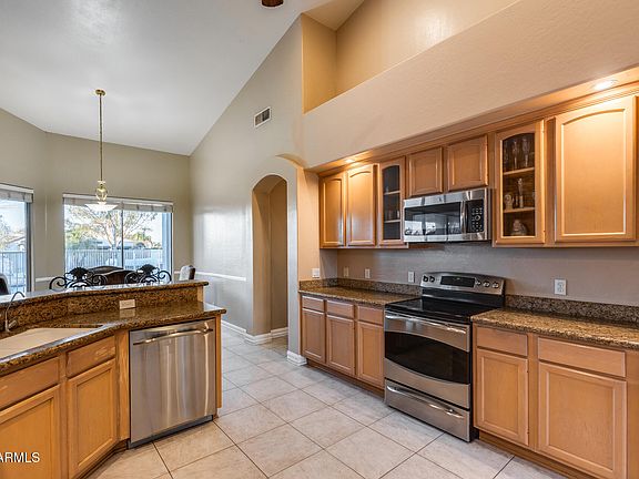 4th image of 2742 E VILLA PARK Court