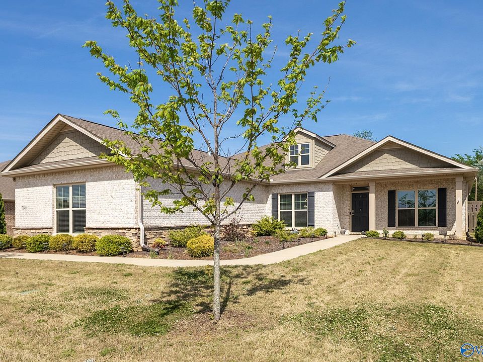 1st image of 7040 Regency Ln