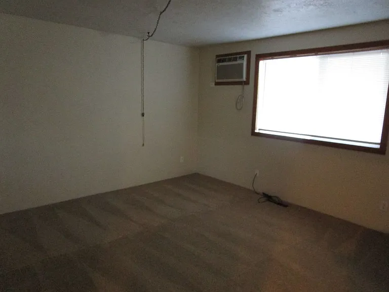 1320 SE 5th St — Photo 2