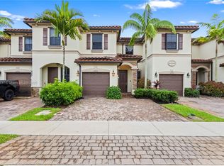 6496 S Anise Ct, Davie, FL 33314