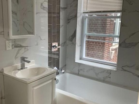3rd image of 19 Kensington Ave APT 404
