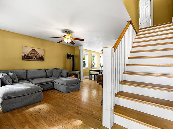 2nd image of 707 Forest Ave