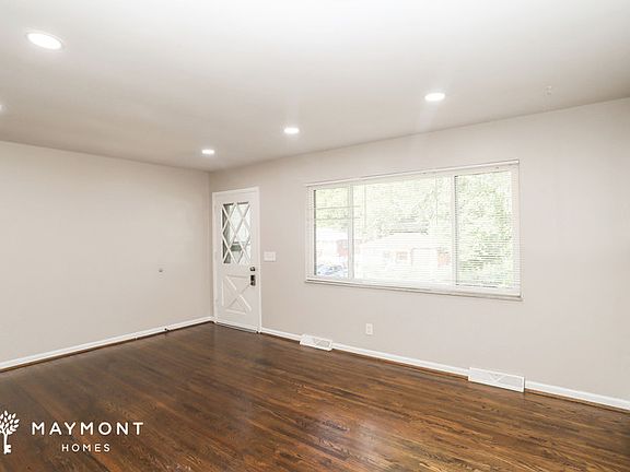 5th image of 3667 Lakewood Dr