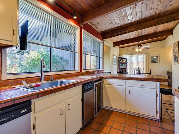 5th image of 619 Brightwood Pl