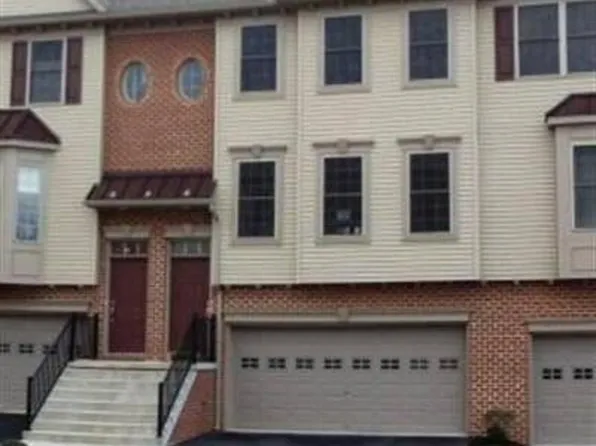 6342 Creekbend Dr, Mechanicsburg, PA 17050
