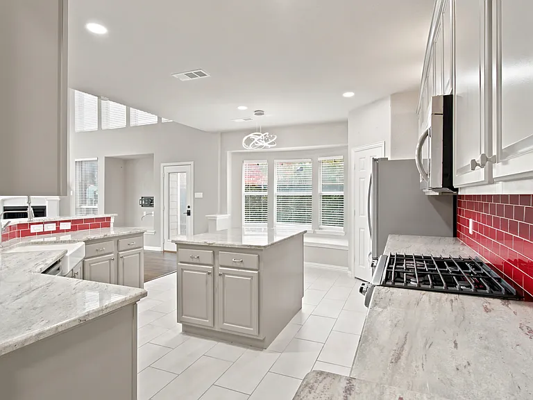 362 Spring Meadow Dr — Photo 7