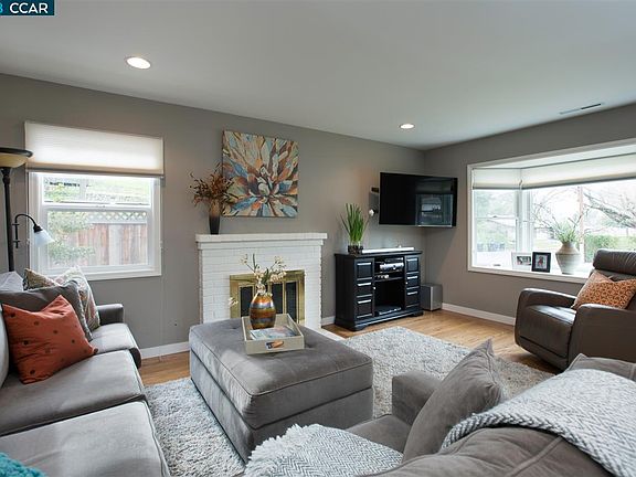 2nd image of 411 Amaral Cir