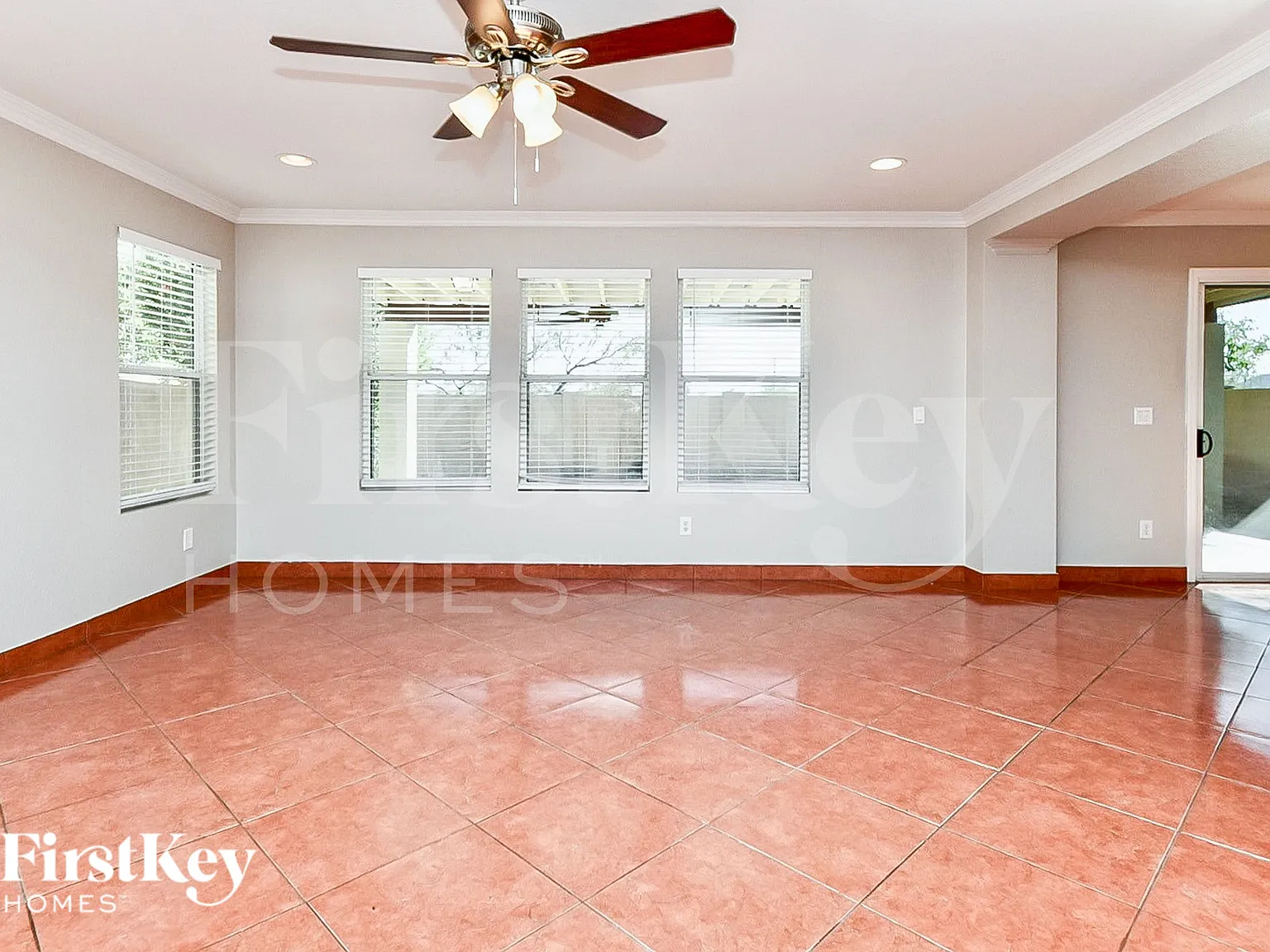 3 bed, 2.5 bath, 1813 sqft, $2,225 — Photo 2