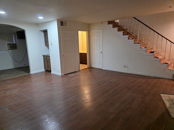 3rd image of 14618 Rayen St APT 121