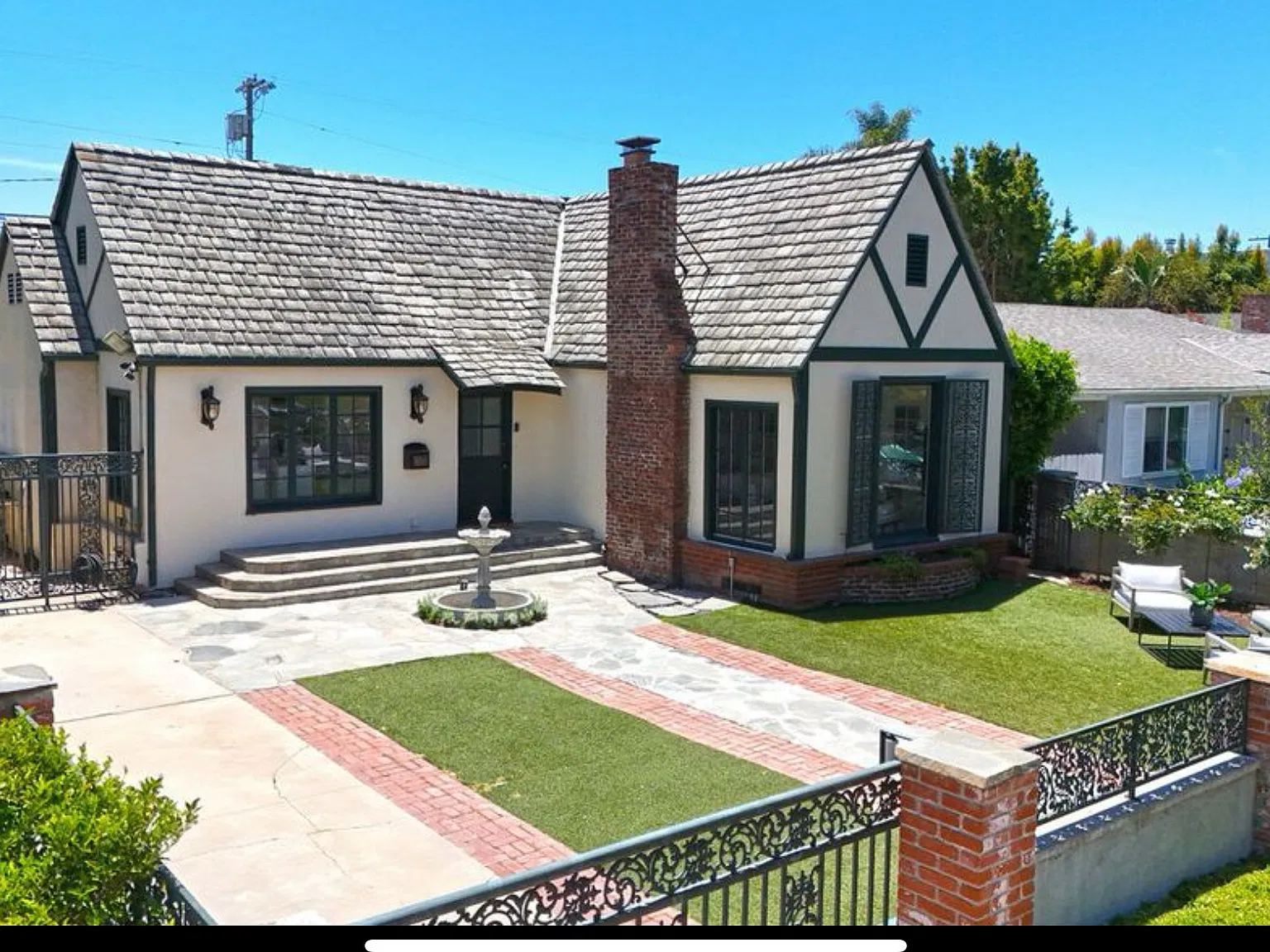 3 bed, 2.5 bath, 2292 sqft, $10,950 — Photo 1