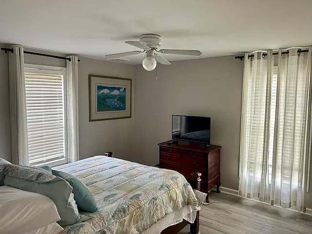 Bedroom 2 - with Smart TV