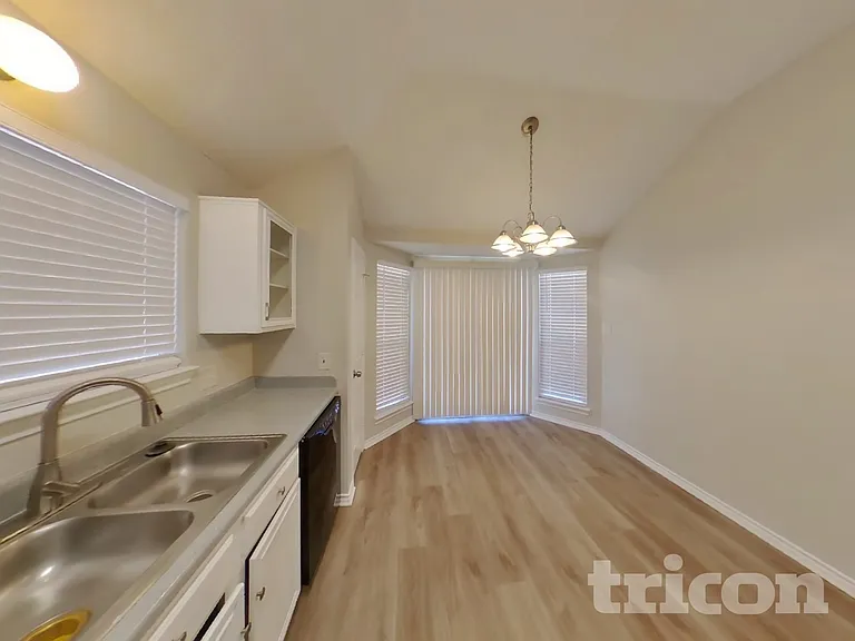 2329 Belton Dr — Photo 7