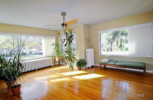 3rd image of 3757 N Lowell Ave