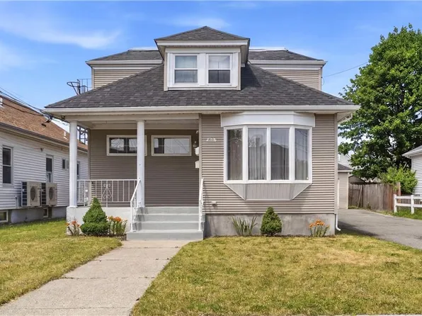 116 Warwick Rd, Pawtucket, RI 02861