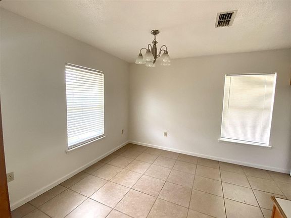 3rd image of 231 Evelyn Ave