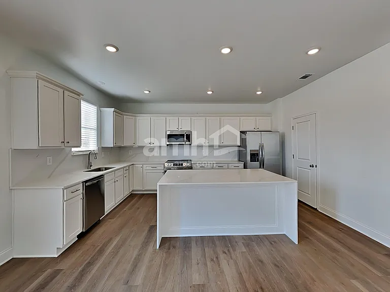 322 Golucke Way — Photo 4