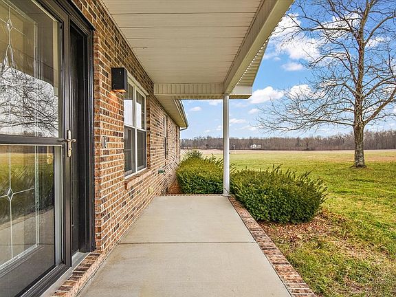 3rd image of 183 Gilliam Ln