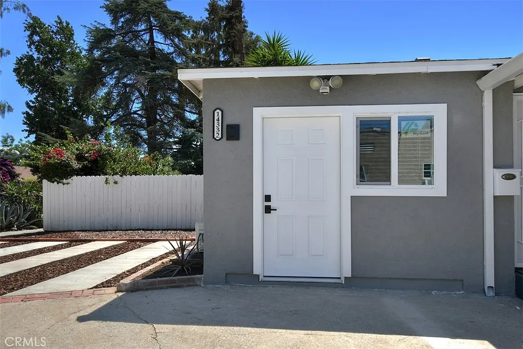 Studio, 204 sqft, $1,500 — Photo 1