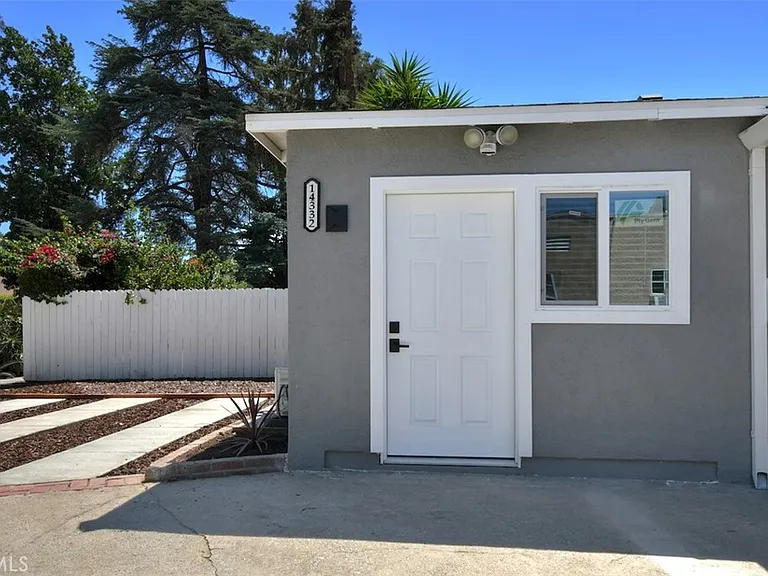14332 Tiara St — Photo 1