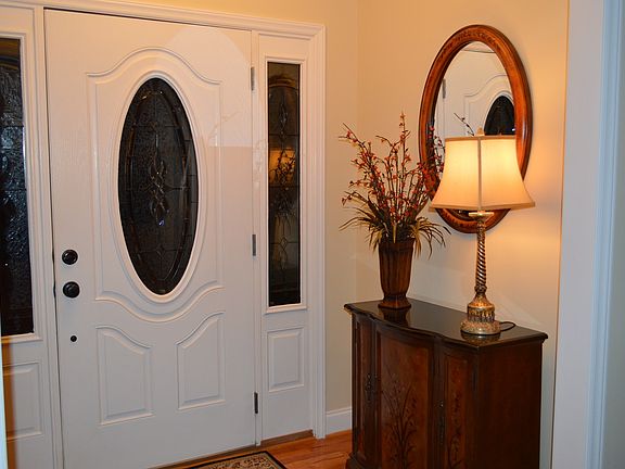 2nd image of 924 Clear Creek Cir
