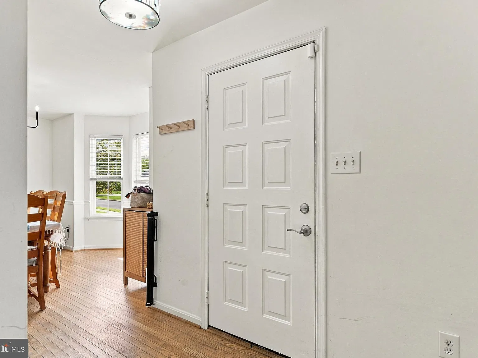 4 bed, 3.5 bath, 2622 sqft, $2,800 — Photo 3