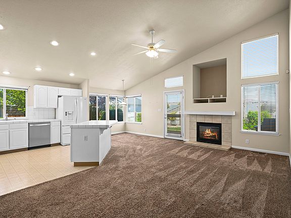 3rd image of 4712 Paso Robles Ct