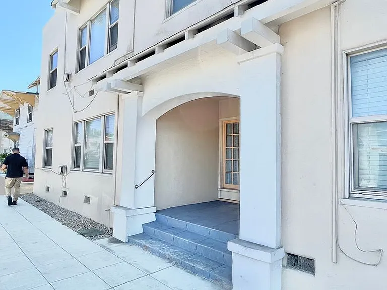 109 University Ave #1 — Photo 1