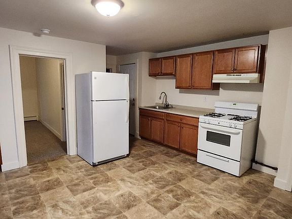 Kitchen (right side)