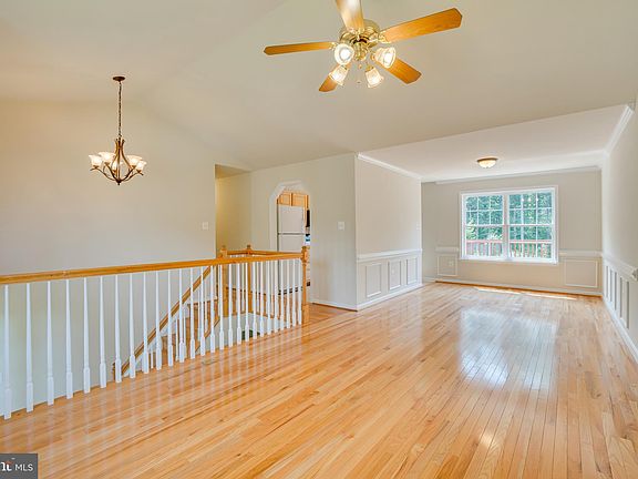 2nd image of 34 Hidden Lake Dr