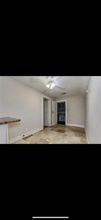 Living Room - 1005 17th Ave #E