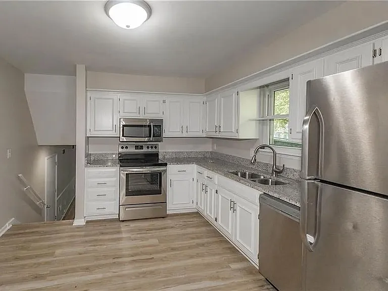 14723 S Wyandotte Dr — Photo 4