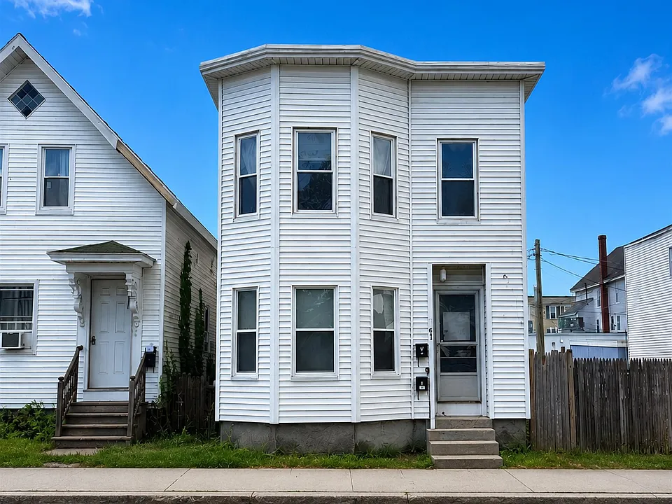 61 Laurel St #1