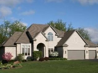 10809 Red Hawk Ln, Spring Grove, IL 60081