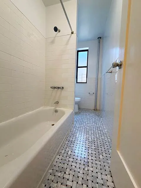 220 Sherman Avenue — Photo 4
