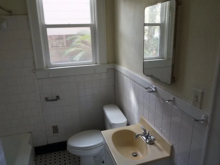 4 W 52nd St #A — Photo 10