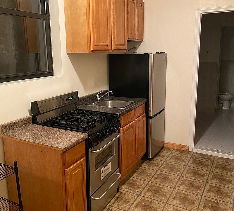 1st image of 64 Saint Marks Pl APT 5